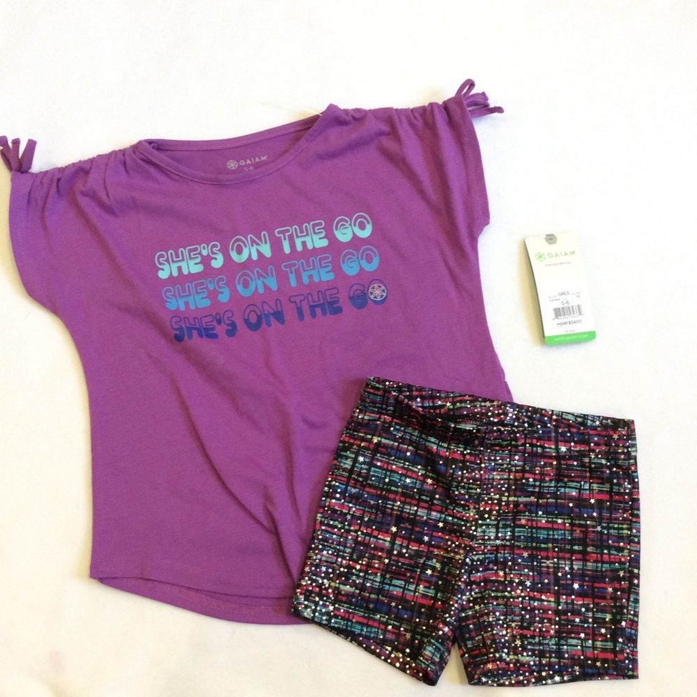 NWT Gaiam gathered sleeve t-shirt & bike shorts